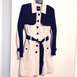 Trench Coat Jacket S / BEBE / Beige Black color block LIKE NEW